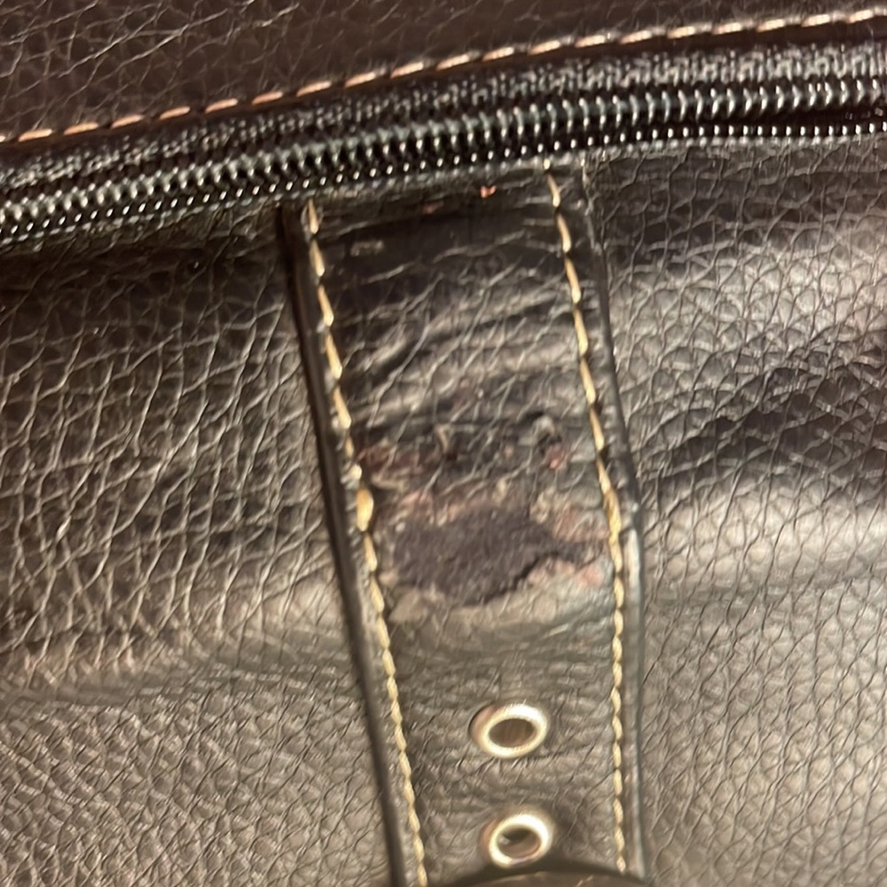Le Tique  wristlet black and silver hardware defect see picture - Picture 10 of 10